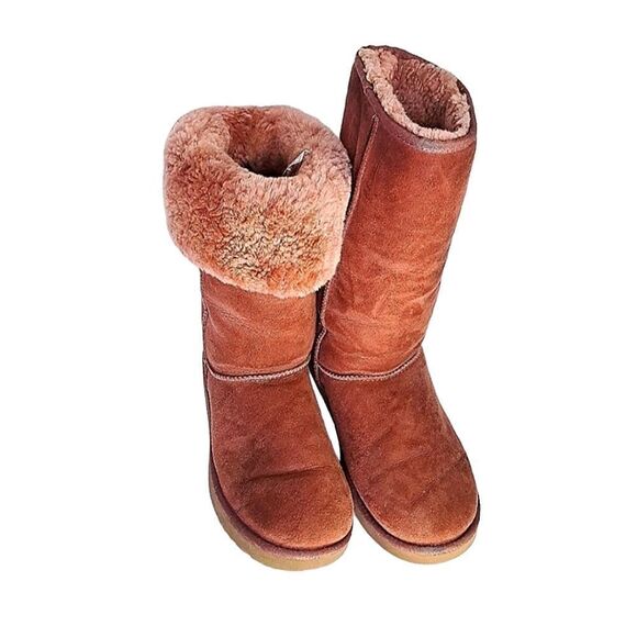 UGG   - Picture 3 of 16